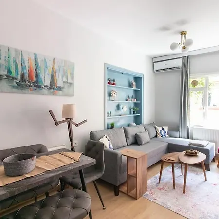 Bright 3br Near Kadikoey Seaside Istanboel