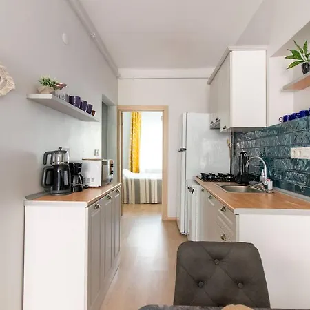 Bright 3br Near Kadikoey Seaside Appartement Istanboel