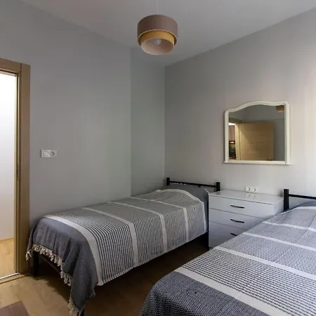 Renewed&charming 3br Flat In The Heart Of The