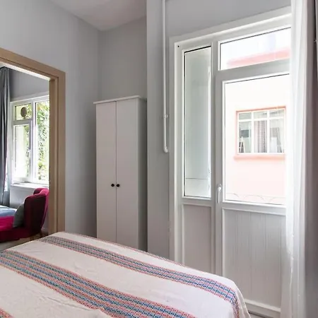 Bright 3br Near Kadikoey Seaside 公寓 伊斯坦布尔