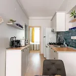 Bright 3br Near Kadikoey Seaside Апартаменты Стамбул