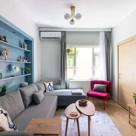 Bright 3br Near Kadikoey Seaside 아파트 이스탄불